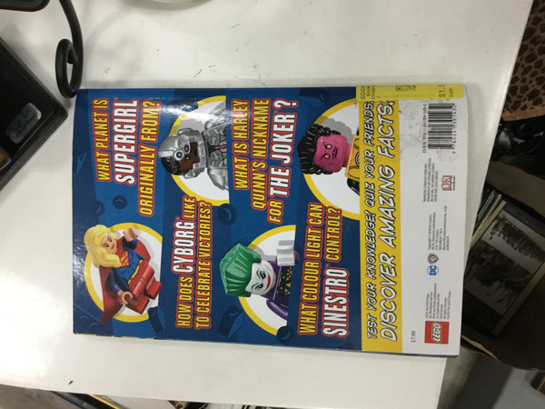 Superheroes Ultimate Quiz Book