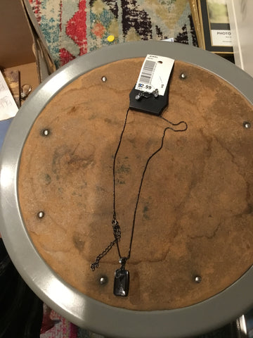 Necklace and earring pairing