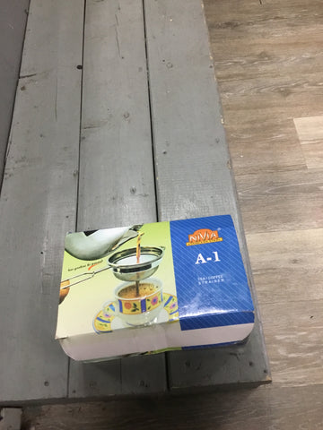 Coffee and tea strainer