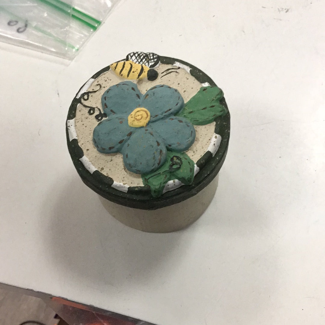 Flower bee container
