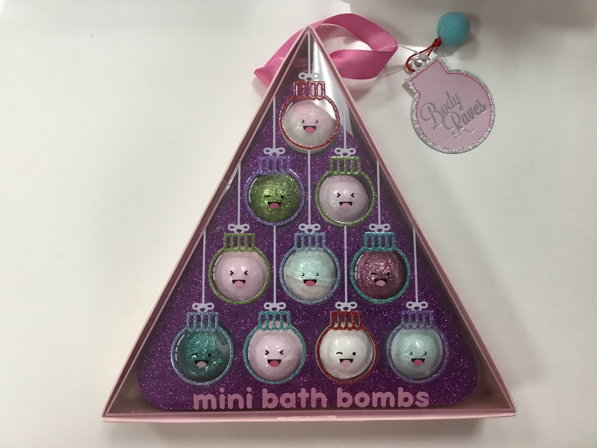 Mini body bath bombs