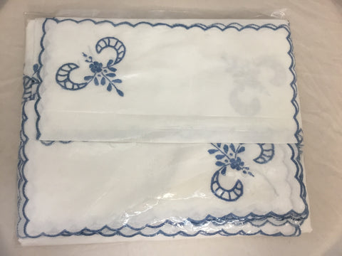 Embroidered Tablecloth with Napkins