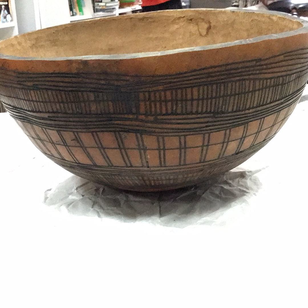 Calabash geometric design bowl