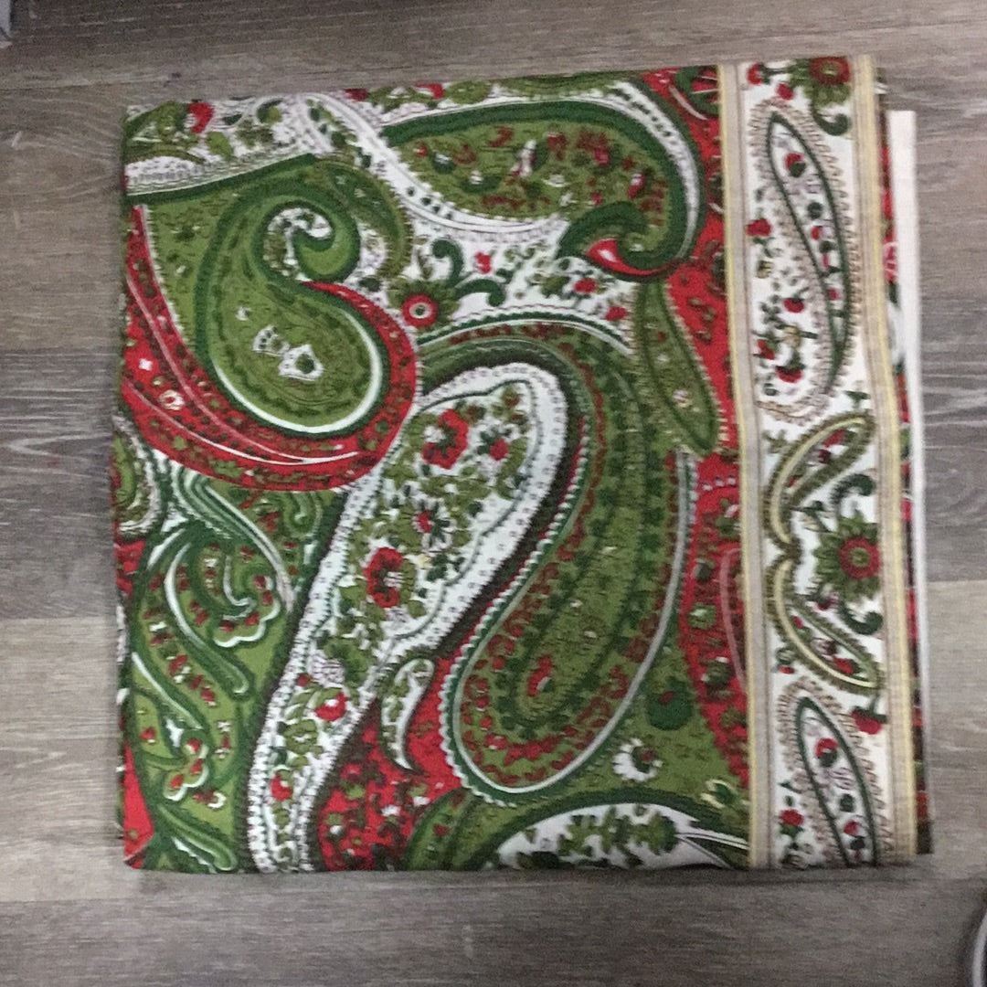 Green and Red Table Cloth