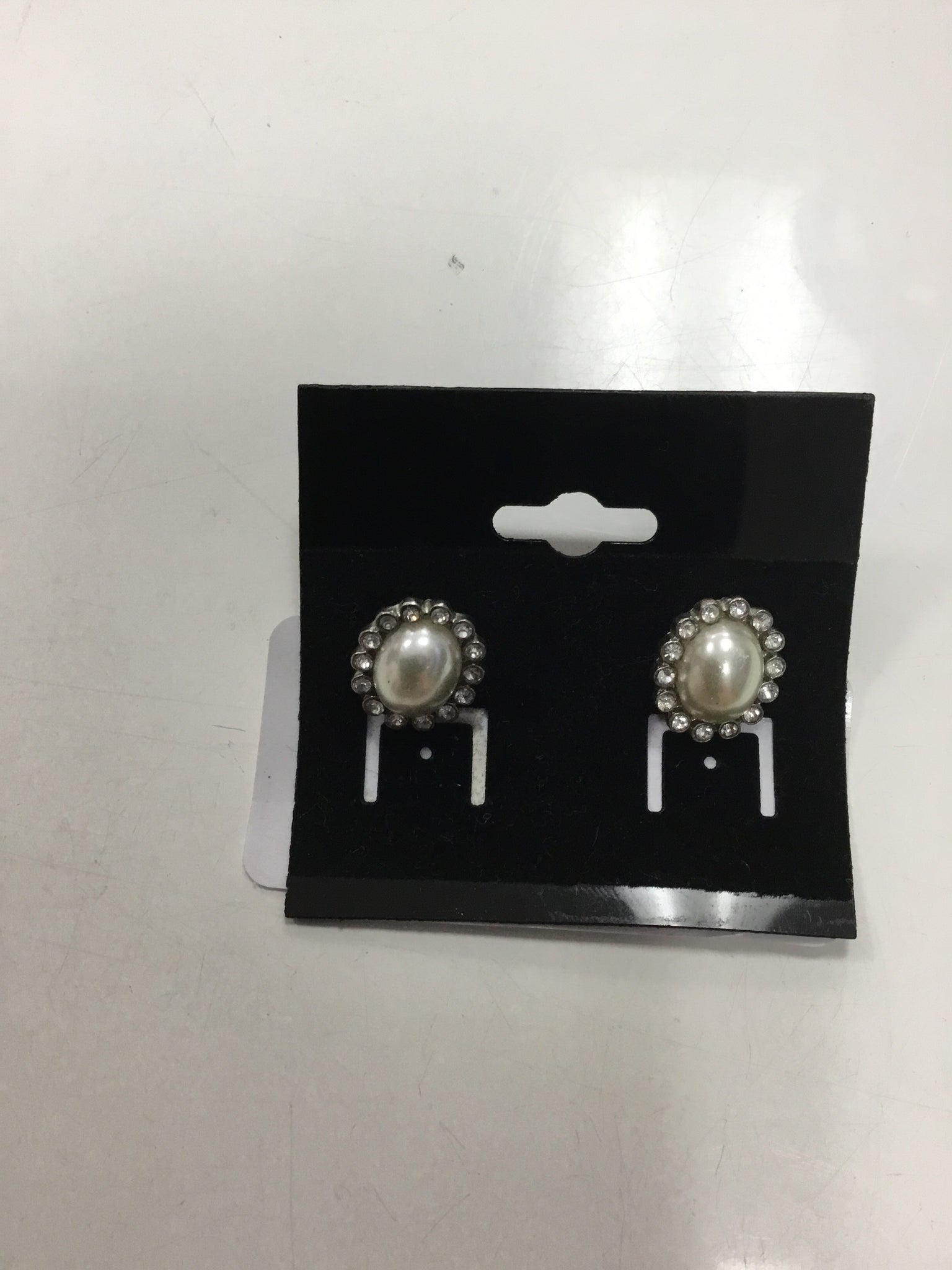 Pearl like earrings