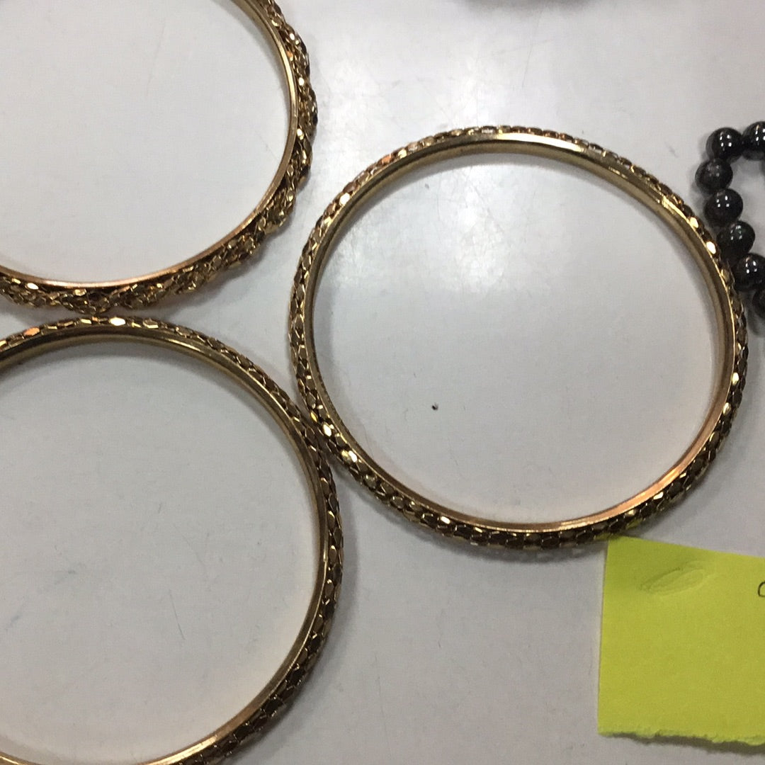 Gold colored bracelett  small