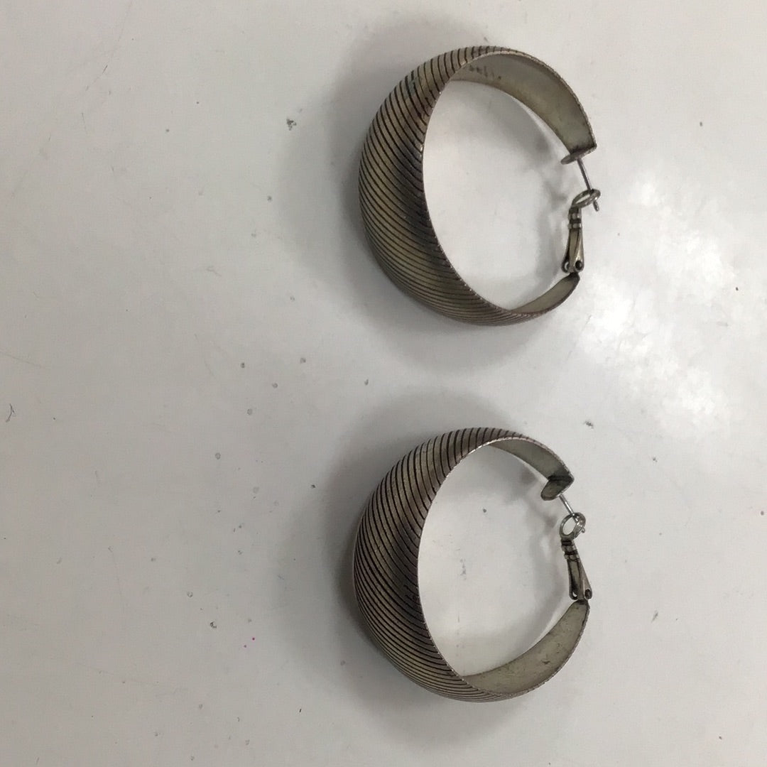 Silver hoops earrings