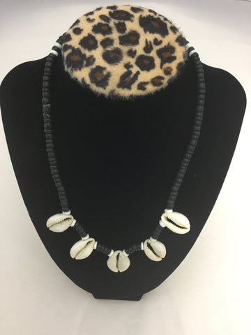 Cowie Shell & Black Beads Necklace
