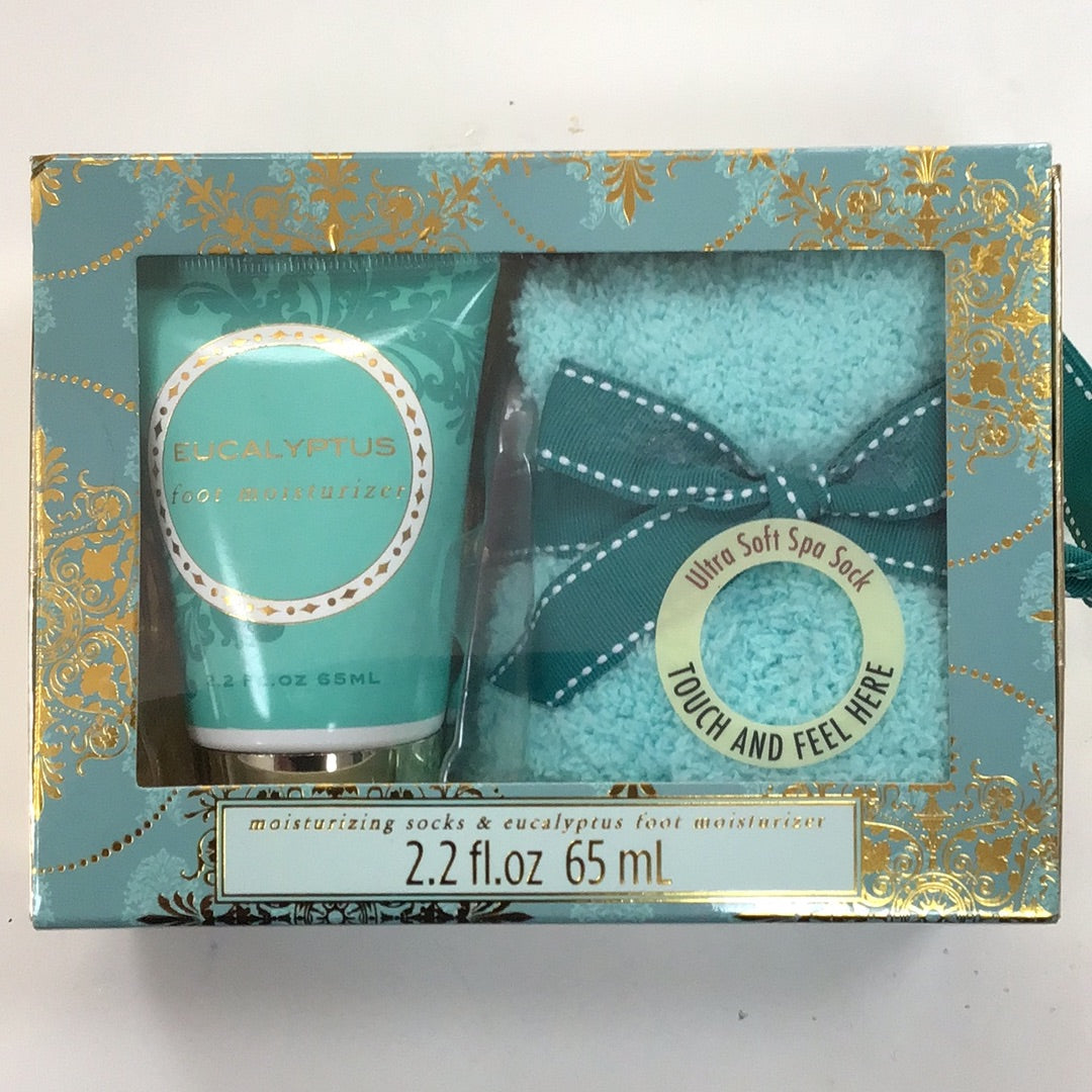 Moisturizing socks and eucalyptus foot moisturizer