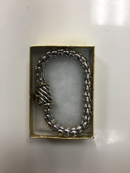 Magnetic bracelet from diamonds