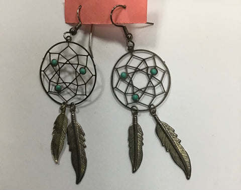 Earrings with feather design