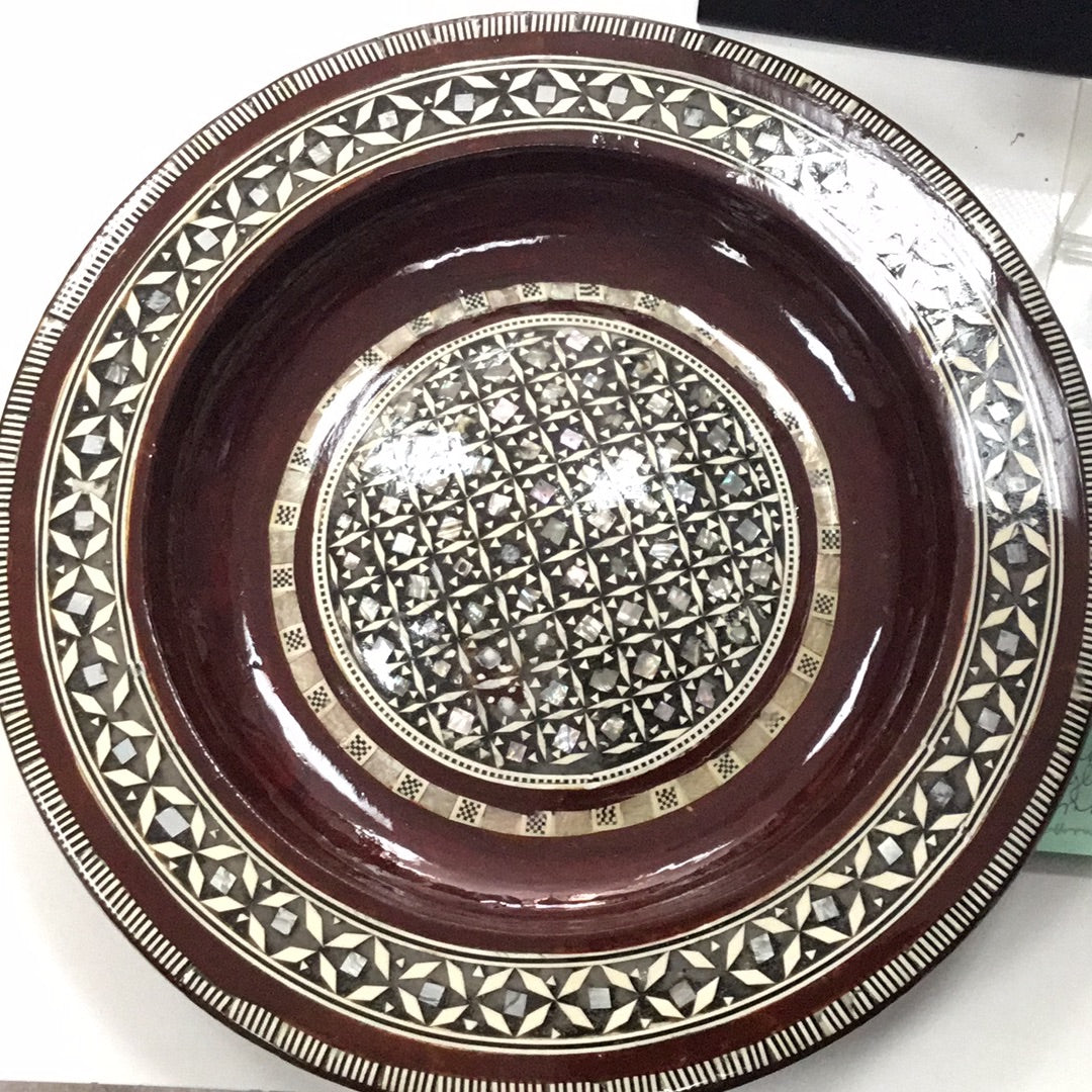 Brown plate with mother of Pearl